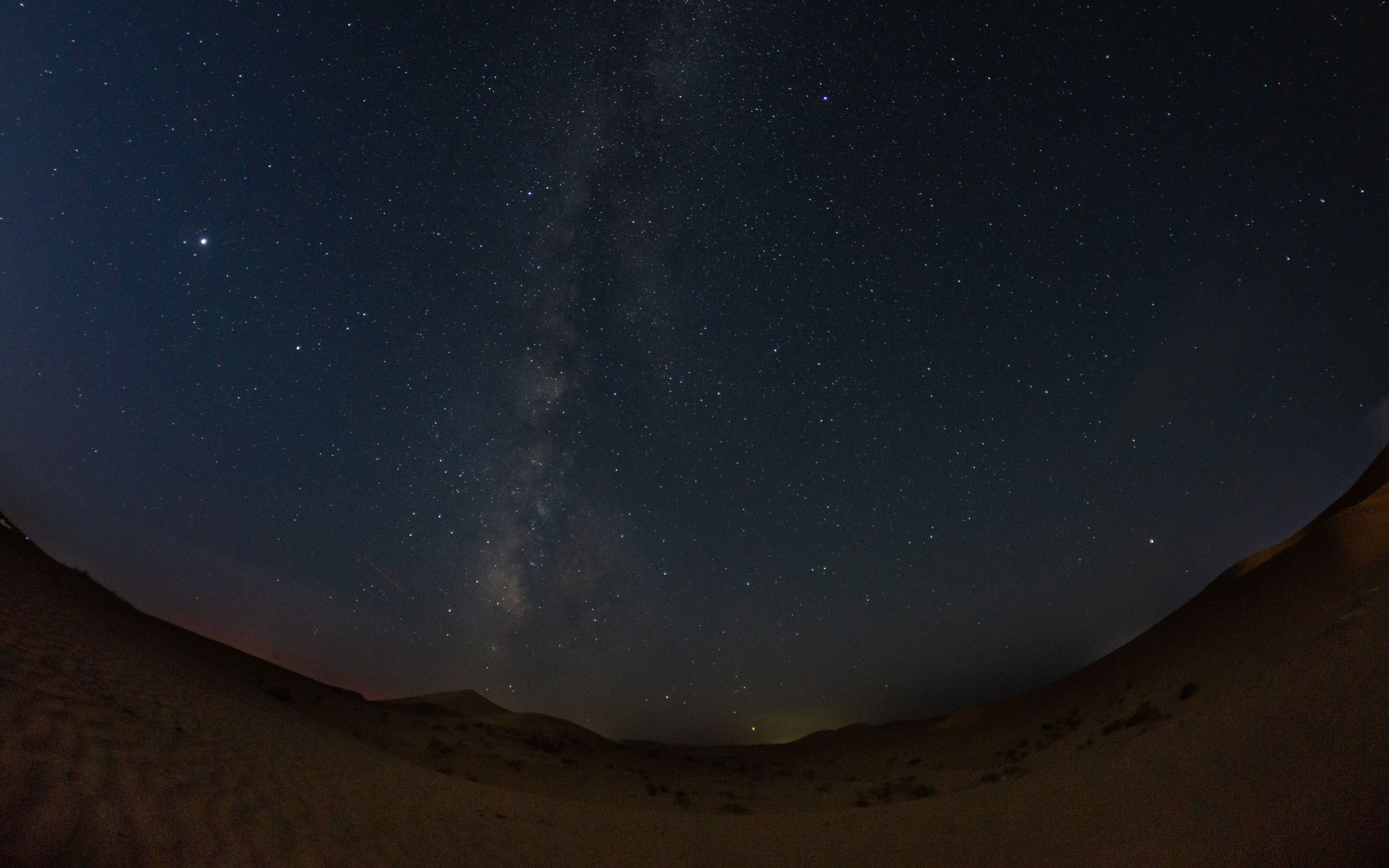 中卫沙漠中的银河