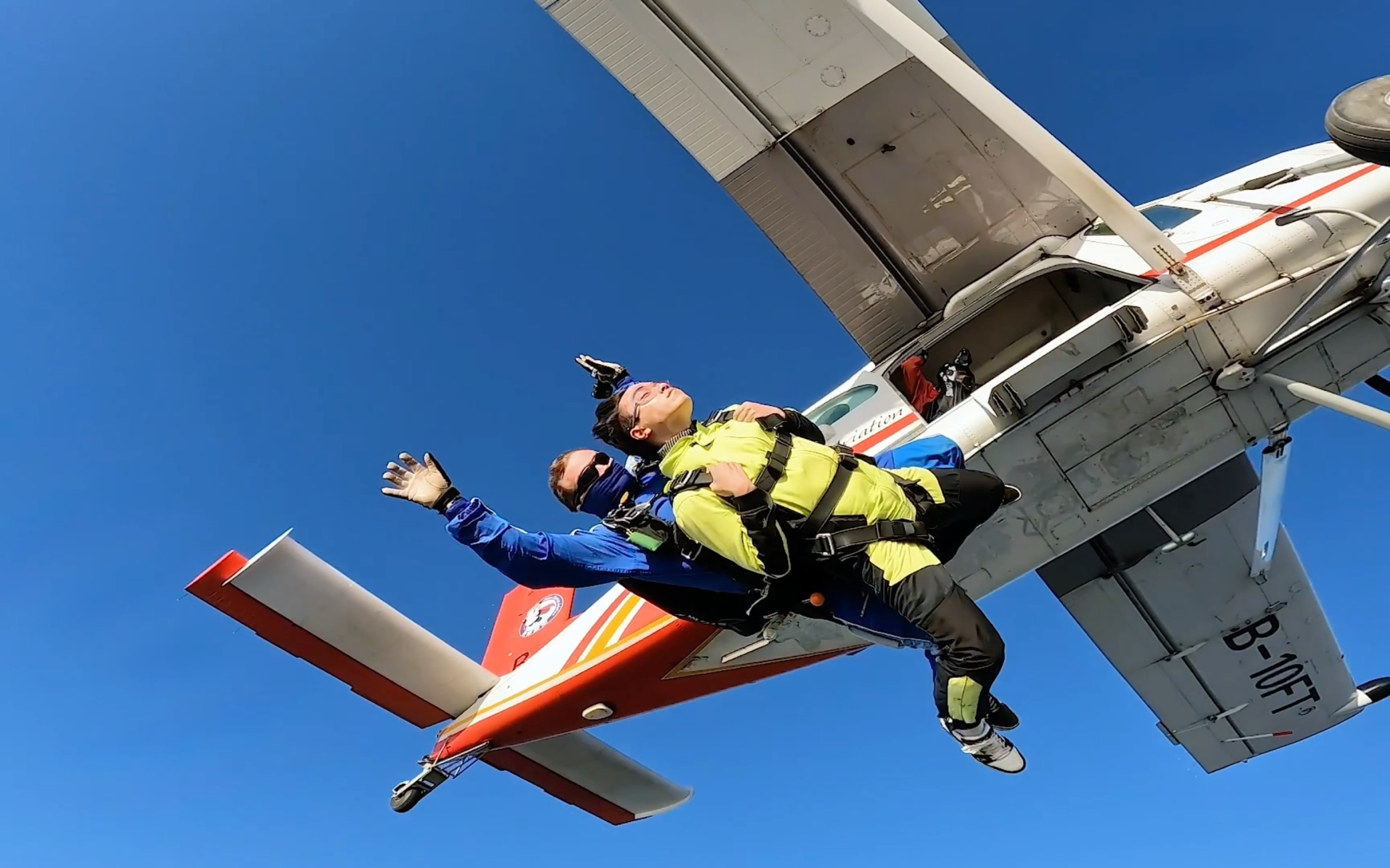 秋冬成都跳伞,遇上夕阳加云海jue美啊 【si信预约】