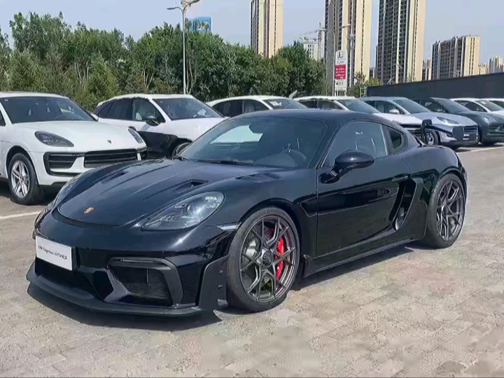 保时捷718 gt4rs