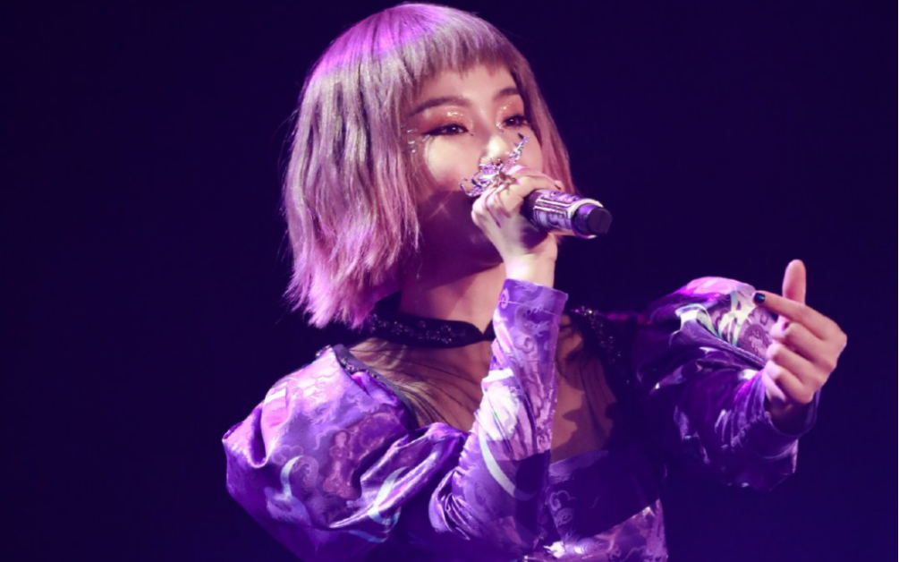 7.17黄龄演唱会现场来自摄像机视角-上海场《hello》