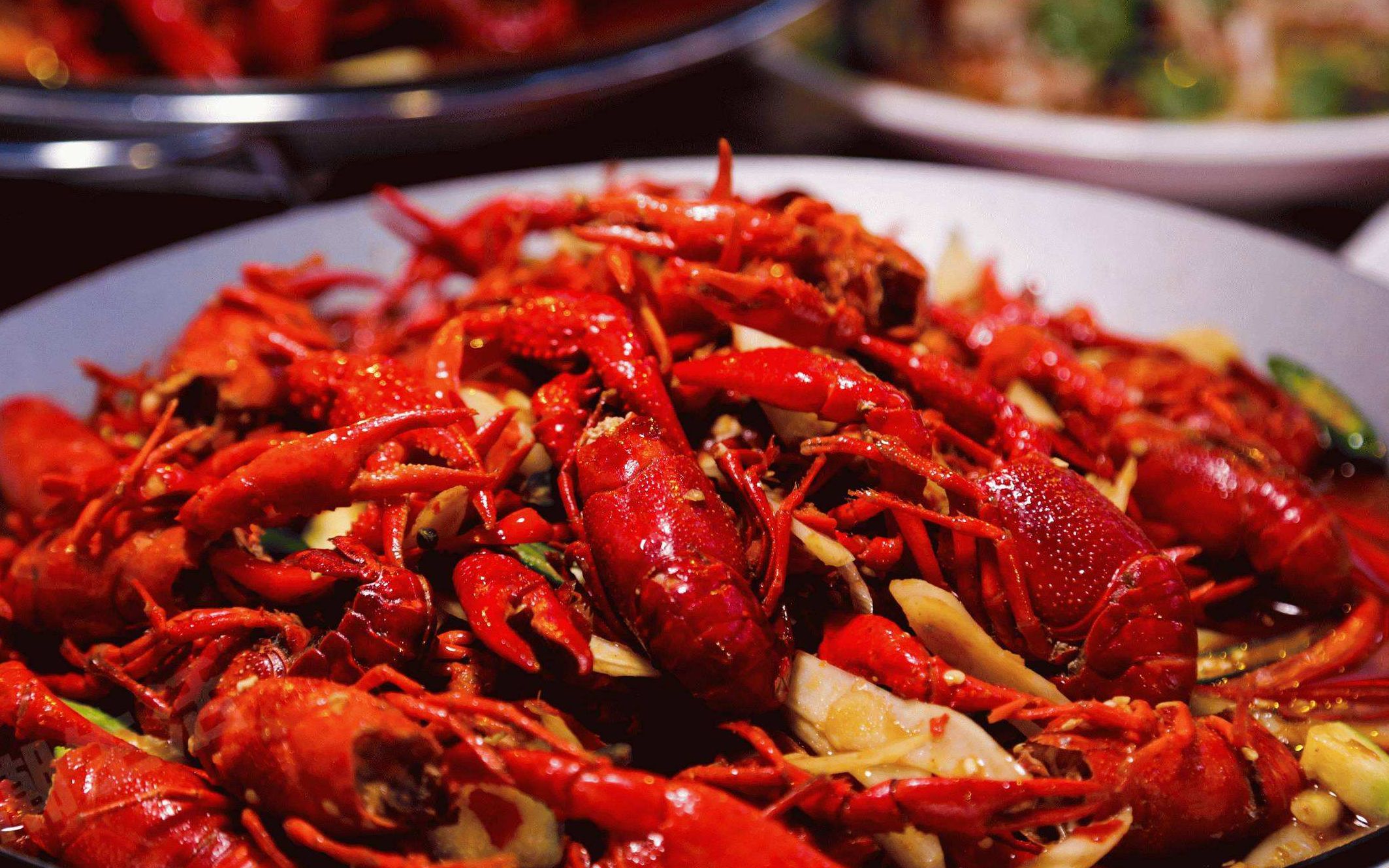 夏日夜宵霸主,无奈被迫降价!商家赔钱赚吆喝!