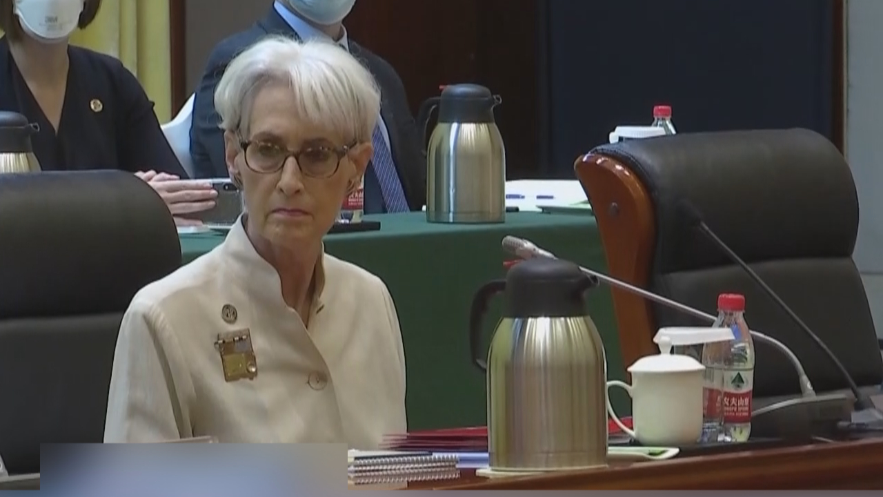 舍曼访华前夕中国实施反制裁外媒猜测中国对美策略有所转变