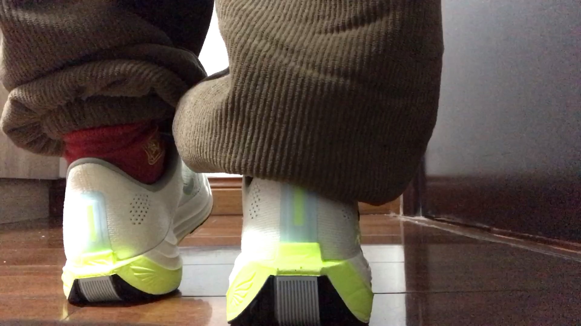 踩鞋 nike 超级飞马