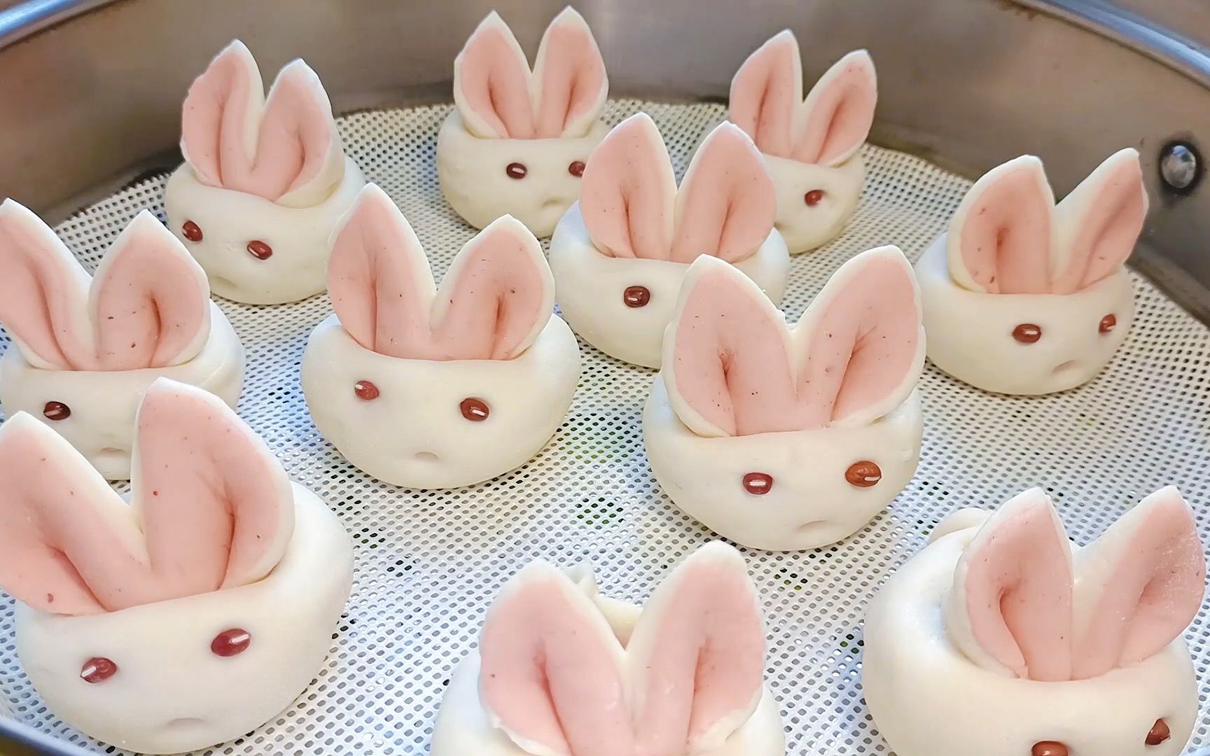 春节蒸一锅兔子花馍,喜庆又好看,没有难度不需技,一看您就会