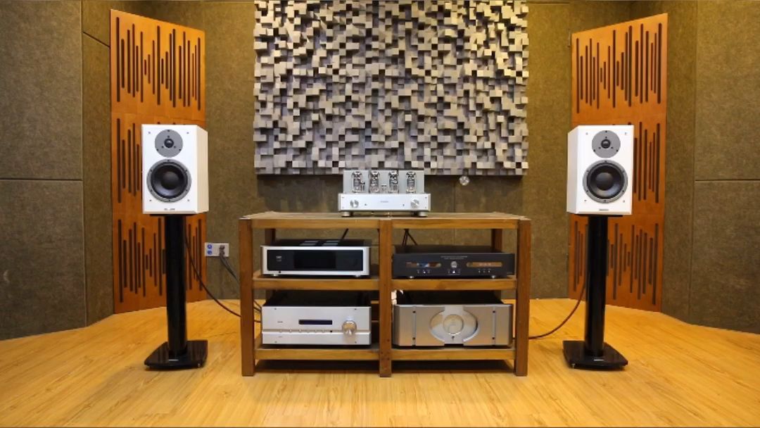 丹拿emit m20音箱搭配丽磁lm-216ia合并式胆机功放试听