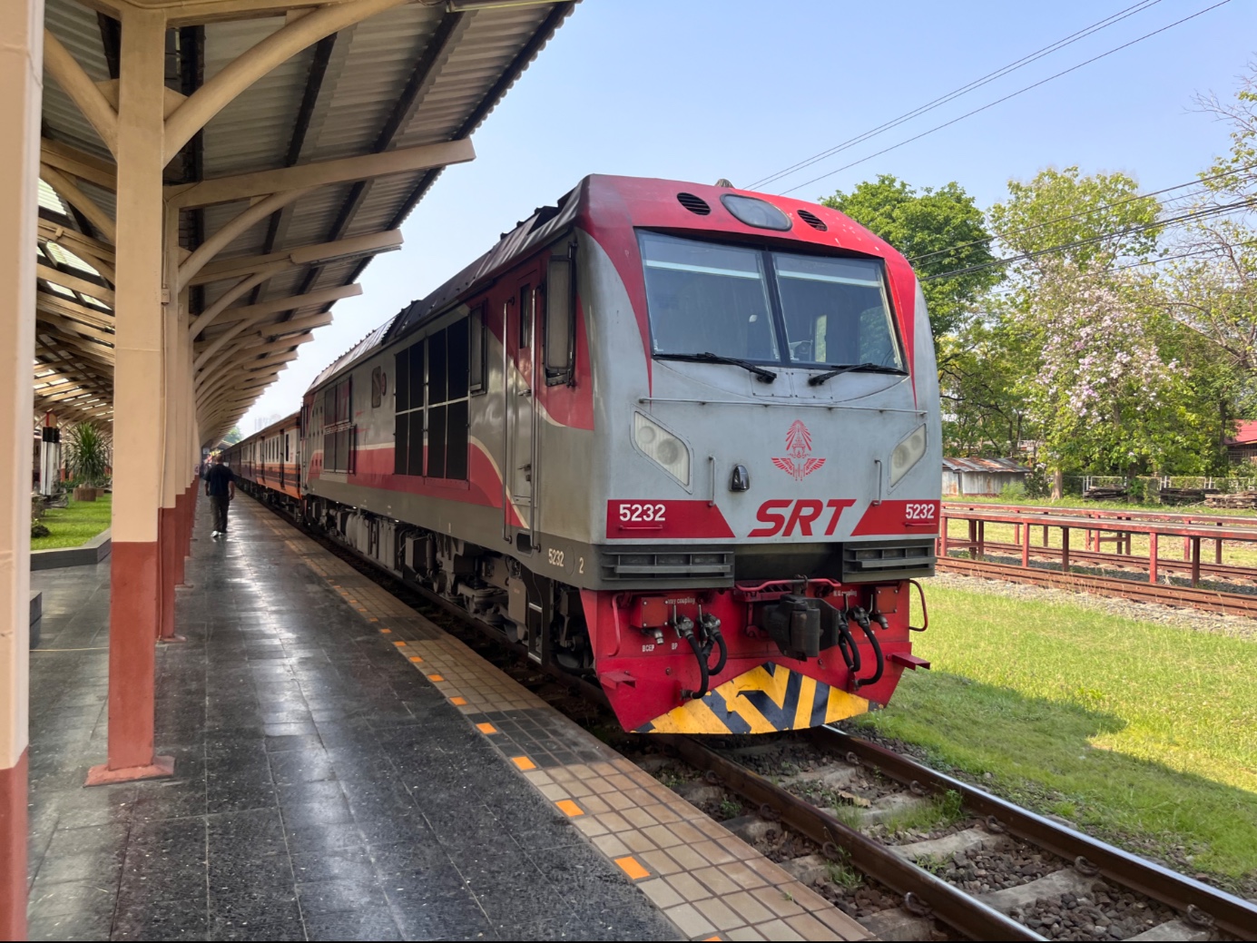 泰国铁路:52次列车清迈站出站