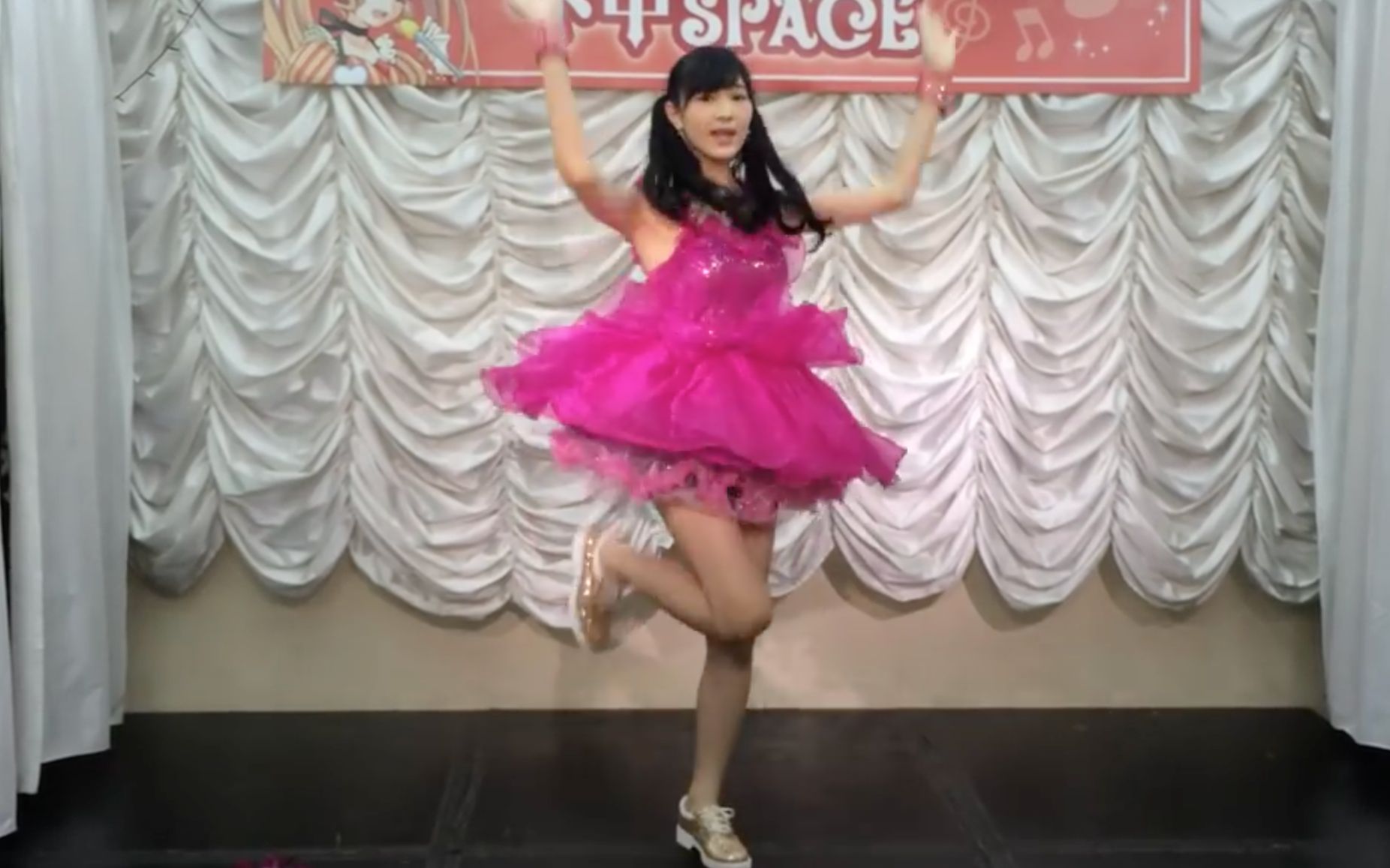 日本newhalf跨性别小姐姐竹内亚美跳宅舞