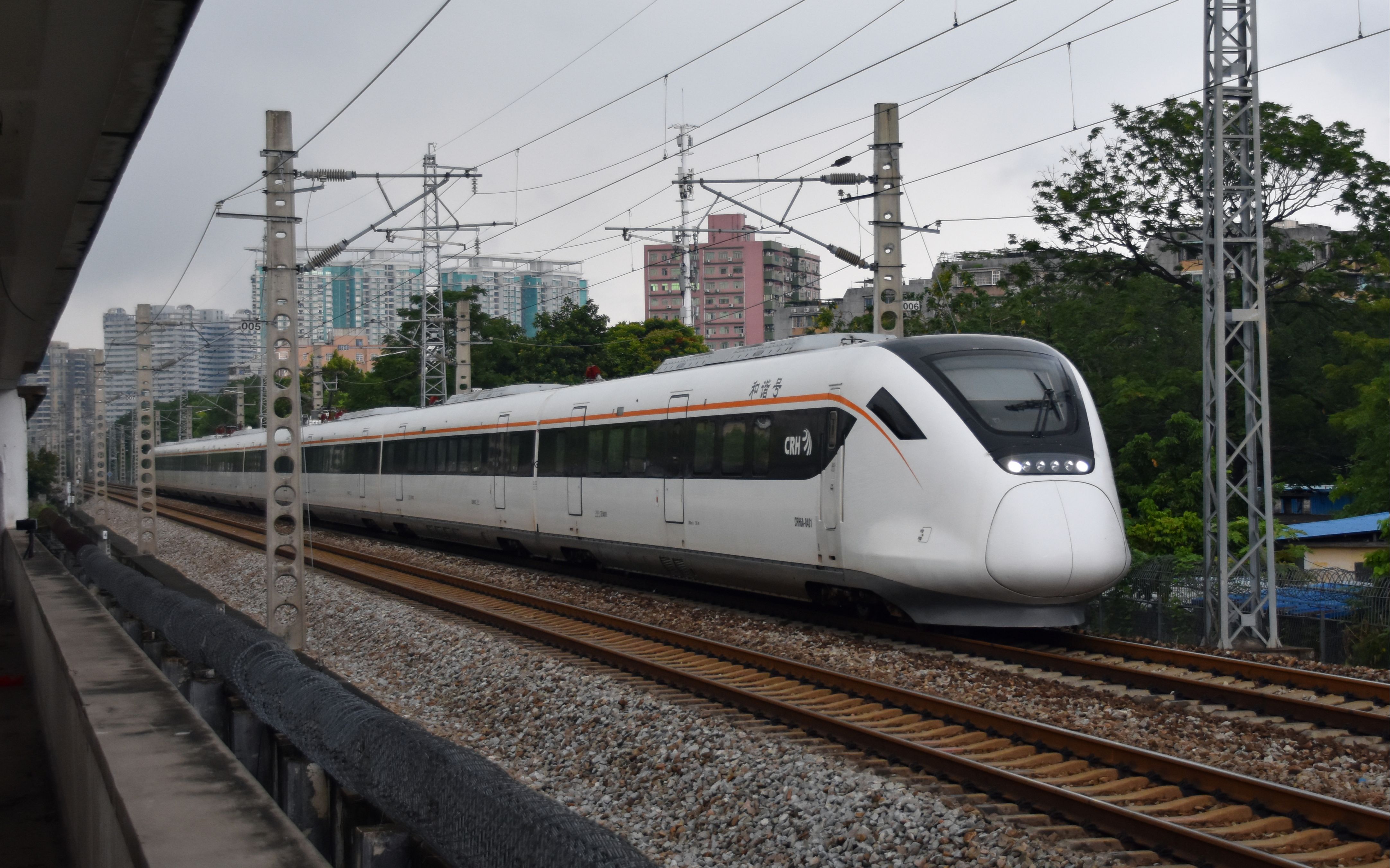 crh6a小地铁c6880(肇庆-广州)通过广茂线小桥涌基