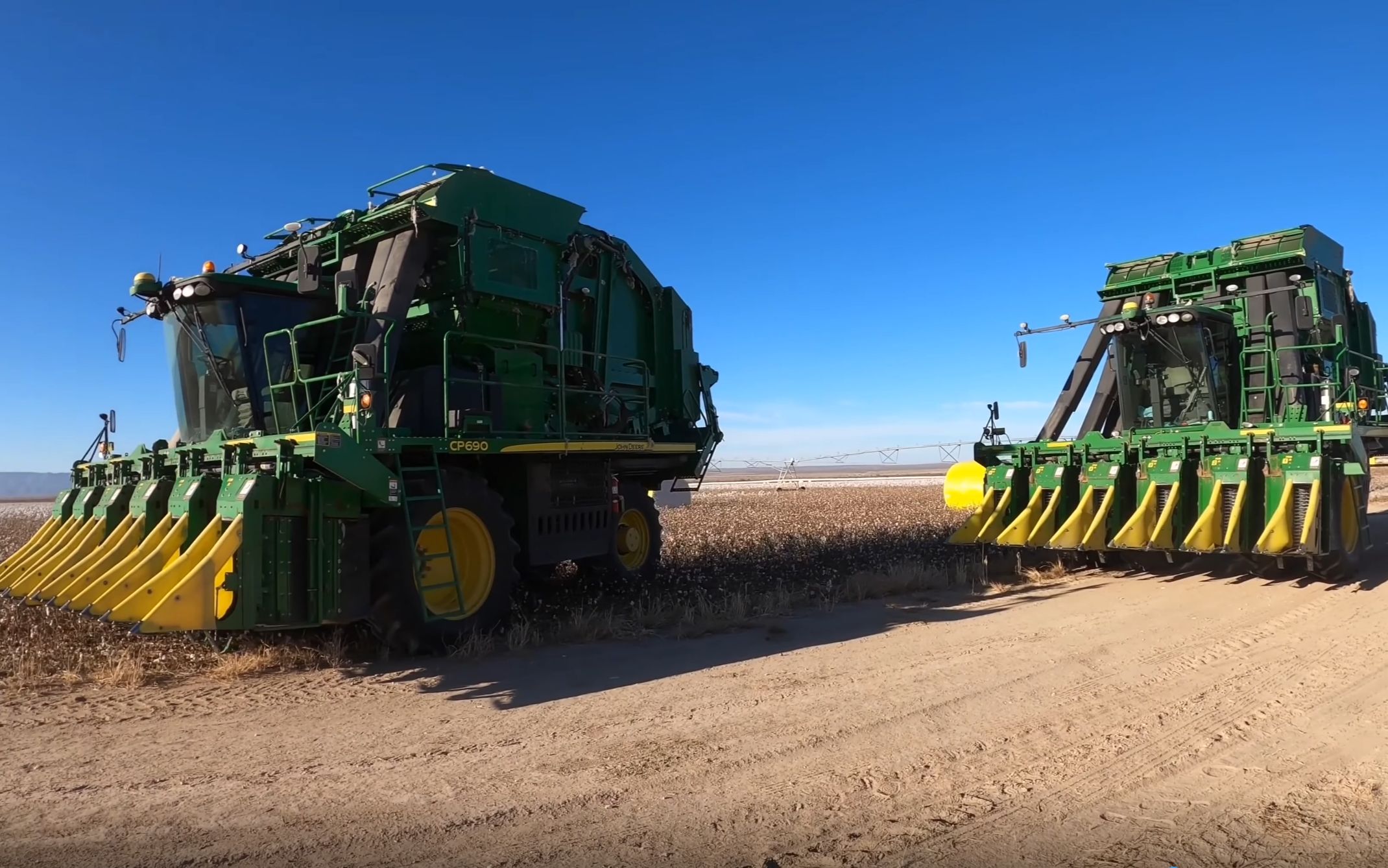 【4k】约翰迪尔(john deere)cp690自走式打包采棉机美国得州棉花采收