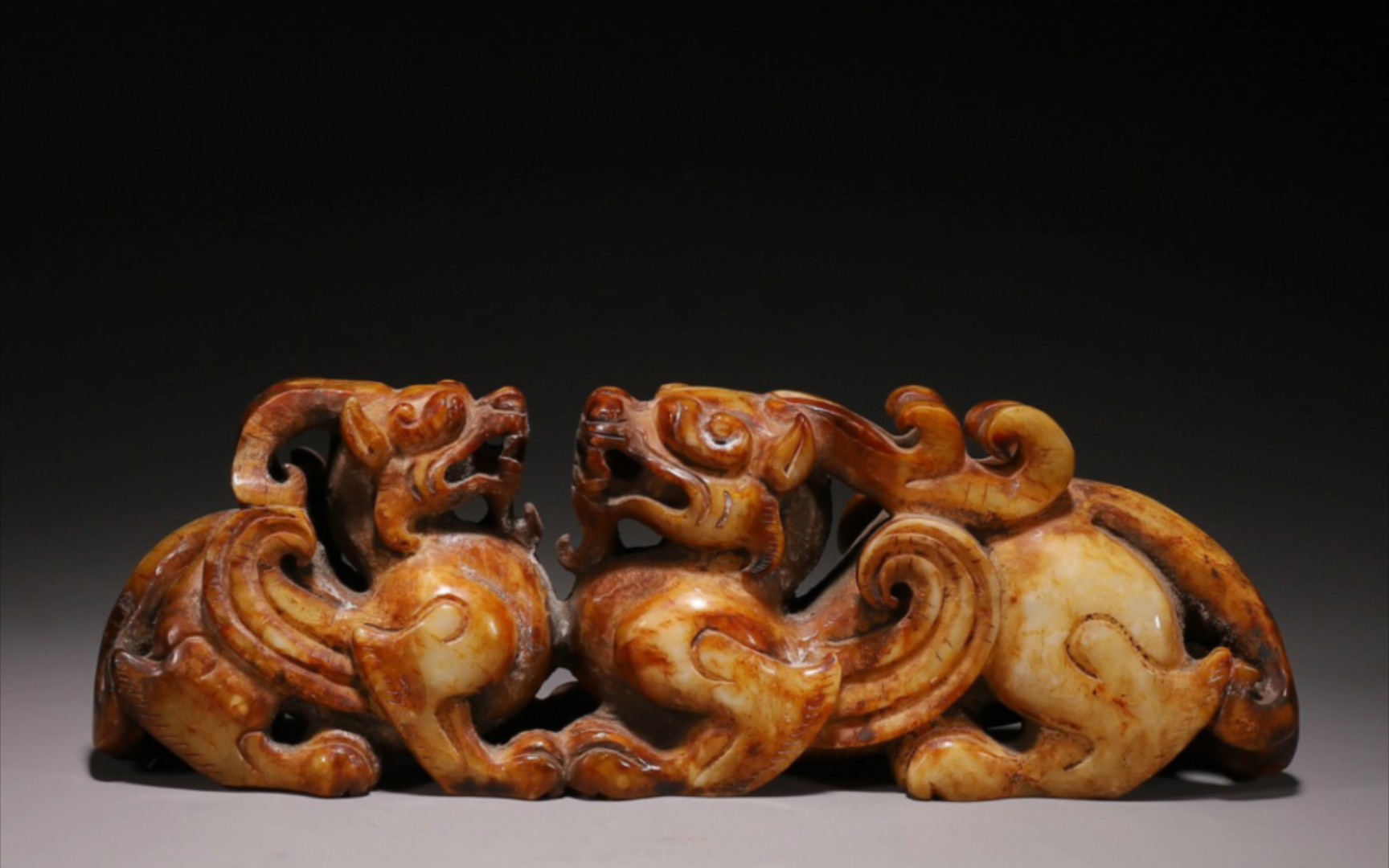 明代老白玉子母兽长:24.6cm0202高:8.1cm0202重:1531g ￥4000