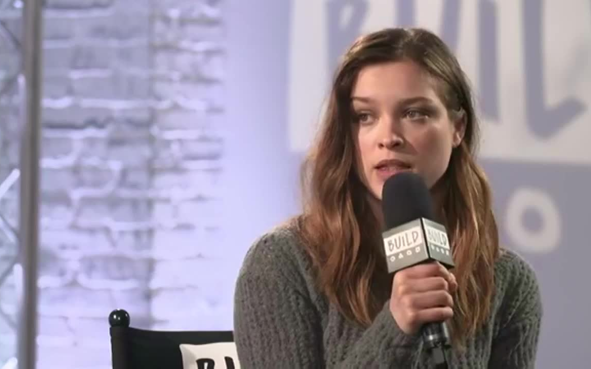 [图]Sophie Cookson FB直播 by HuffPost UK Entertainment