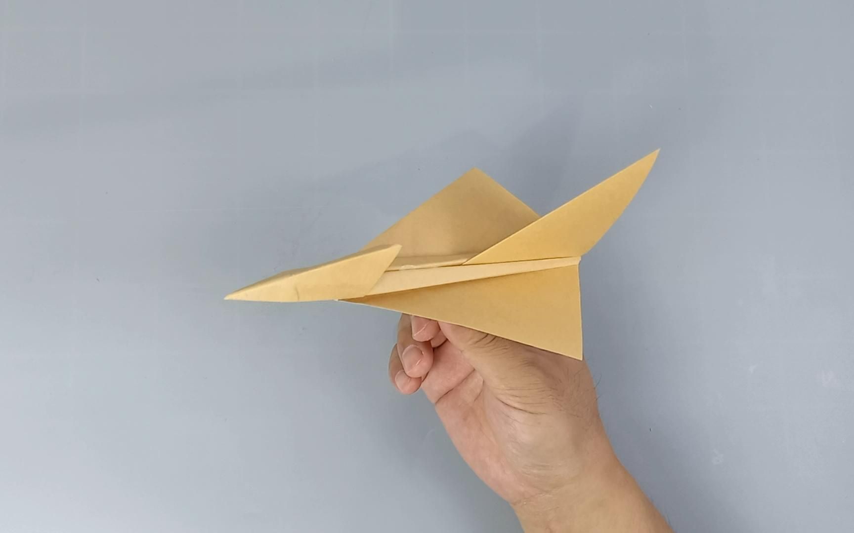 小鸟纸飞机的折法图片