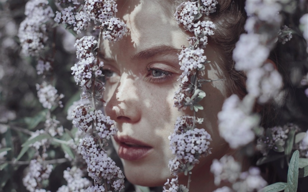 [图]【审美与灵感】摄人心魄的情绪美学，意大利女摄影师Marta Bevacqua的时尚感唯美人像摄影作品欣赏