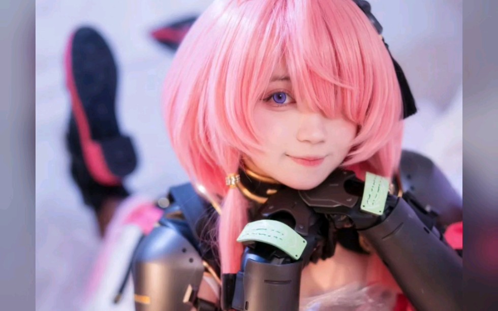 小姐姐 cos 鸣潮