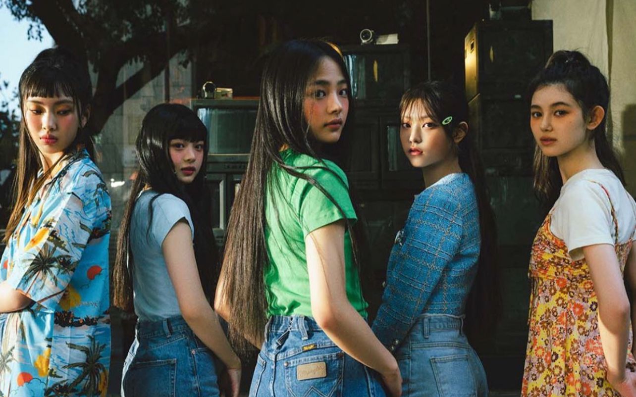 新晋女团newjeans打歌舞台的鞋子都很有意思嘛!