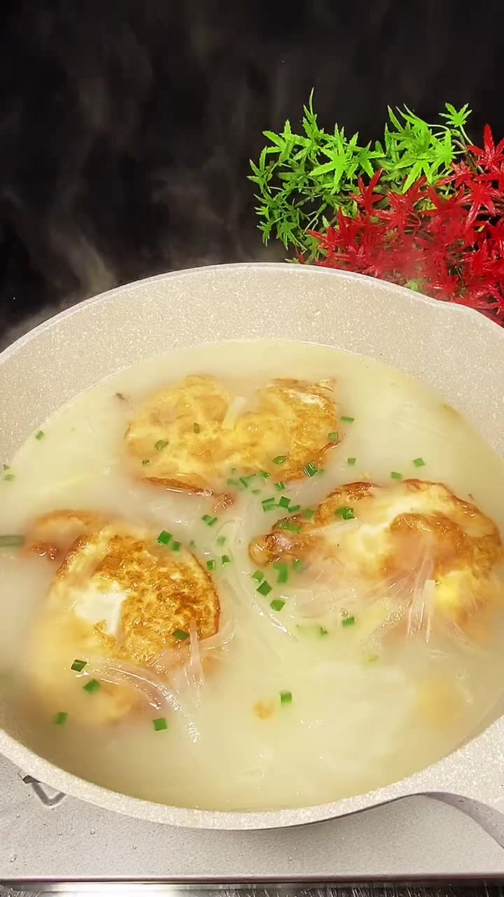 【美食教程】秋冬季节最适合喝的, 萝卜丝荷包蛋汤