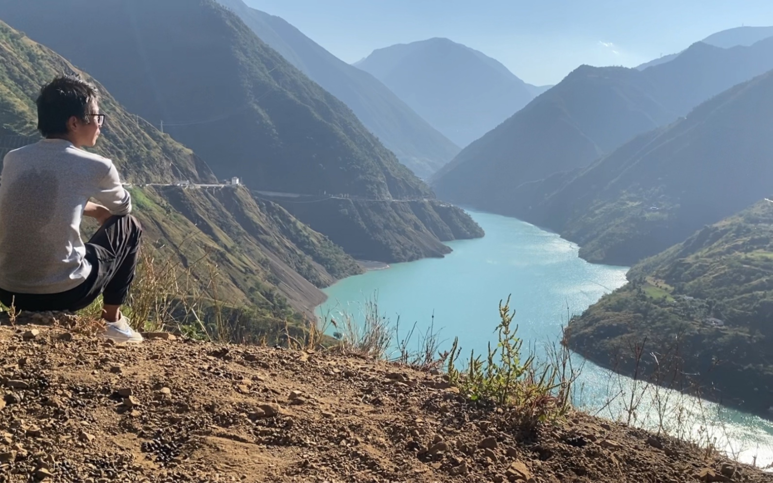 重装骑行国道348丽宁公路段,终于一睹金沙江真容,饥渴交加的翻越大山