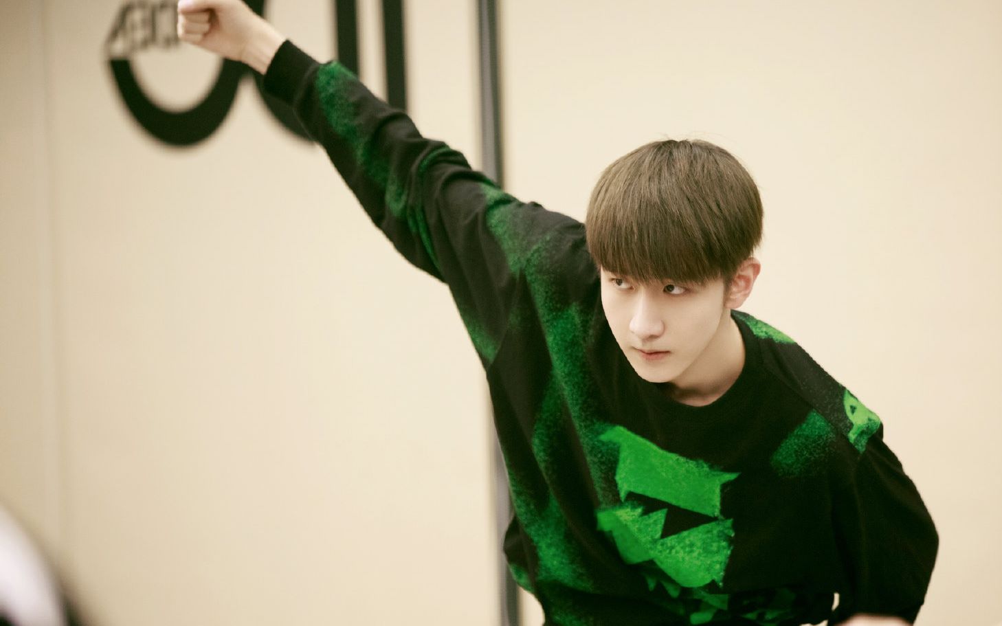 【r1se 赵让】飞行日志及vlog cut_哔哩哔哩 (゜-゜)つロ 干杯~-bili