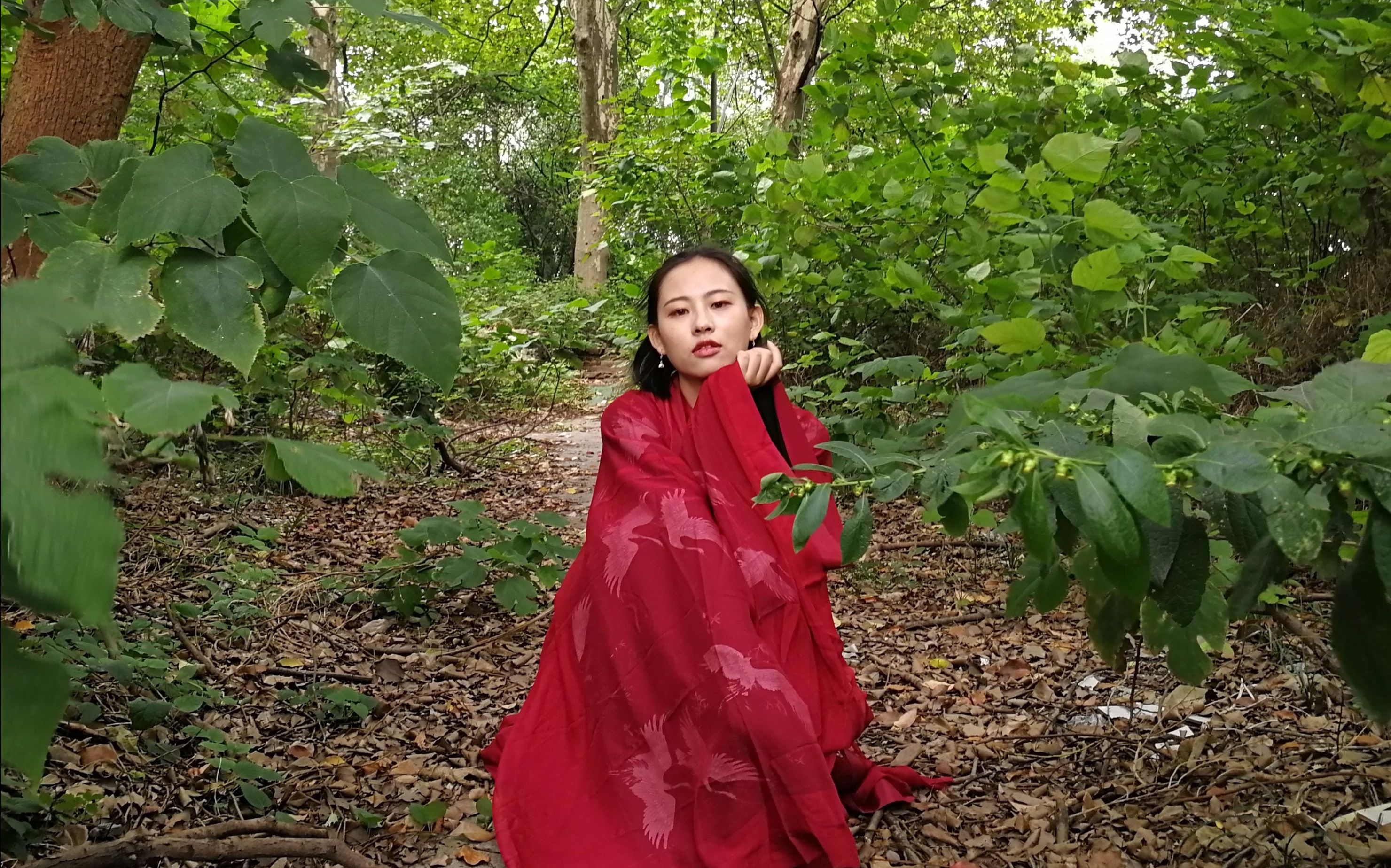 【汉服妆容】来看狂拽酷炫小姐姐的招新汉服妆~关于兰若庭家朱墨的