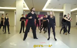 Descargar video: 2020年3月的桑巴公开课-Oxana Lebedew & Pasha Zvychaynyy