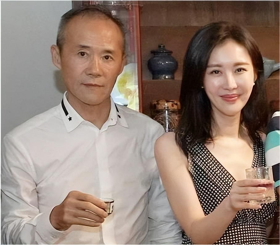7年前地产大亨王石娶了小30岁的演员田朴珺,两人是真爱吗?