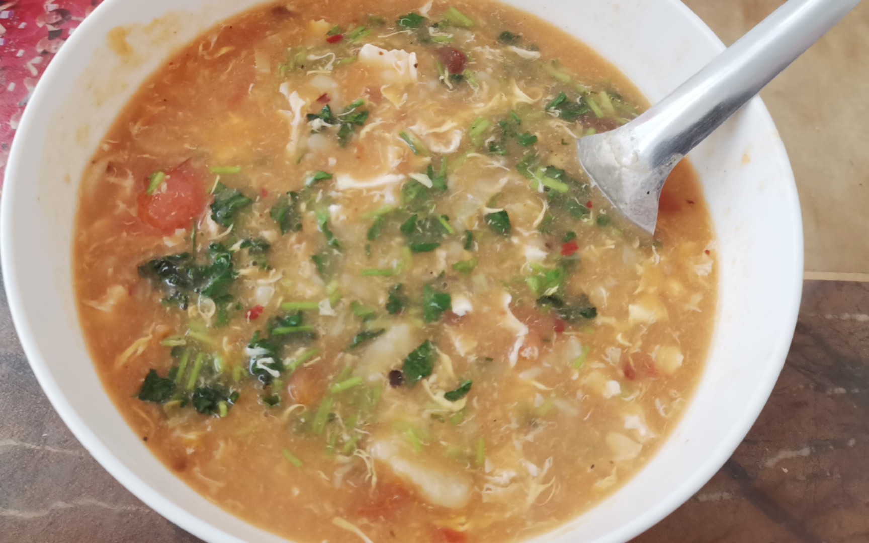 西红柿鸡蛋拌汤,暖暖的,棒棒棒!