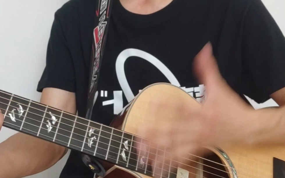 社恐人阿川戴上熊猫面具翻唱《ギターと孤独と蒼い惑星》