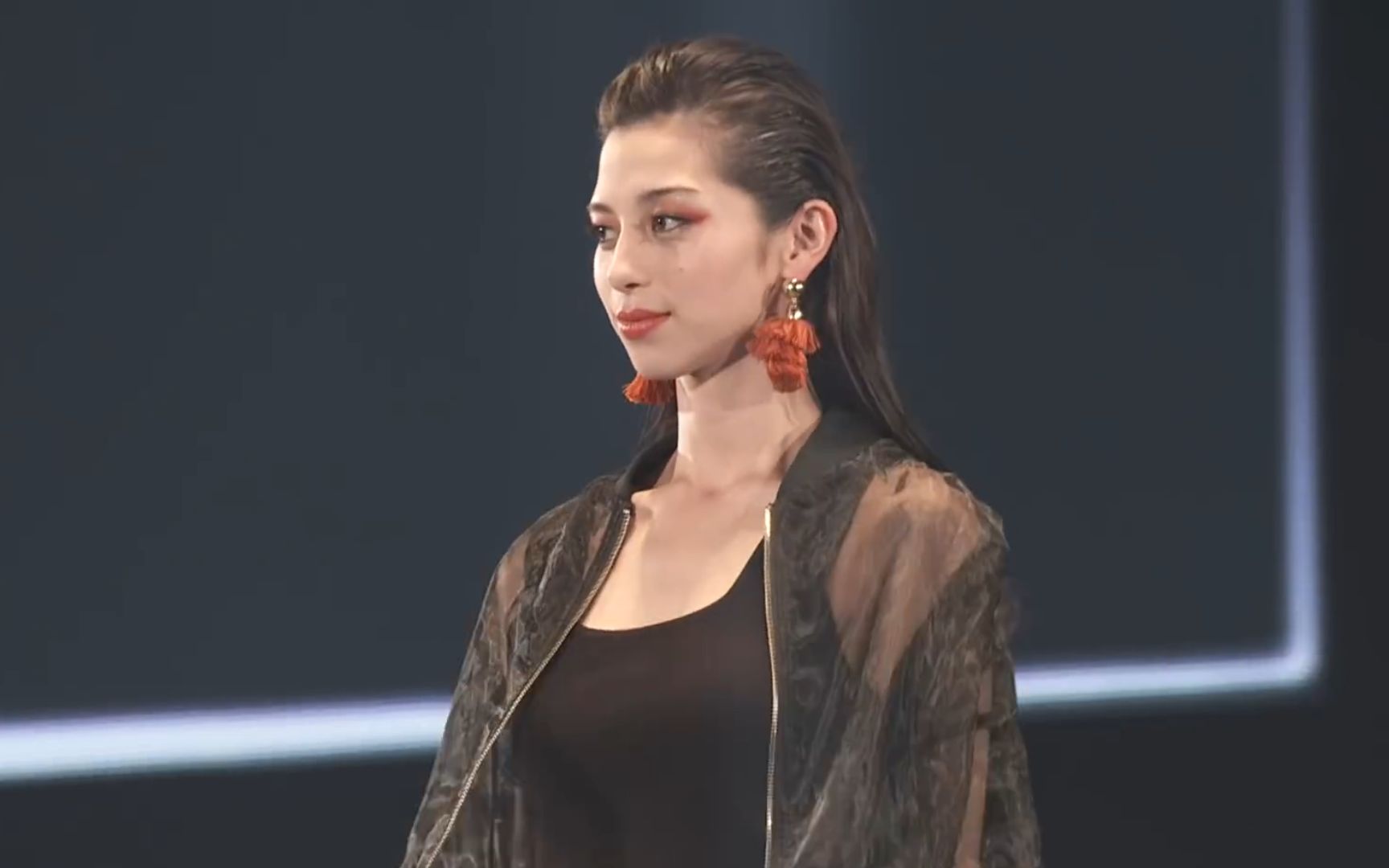 夏天来了,来首小曲解解暑吧 --- tgc东京时尚女孩走秀