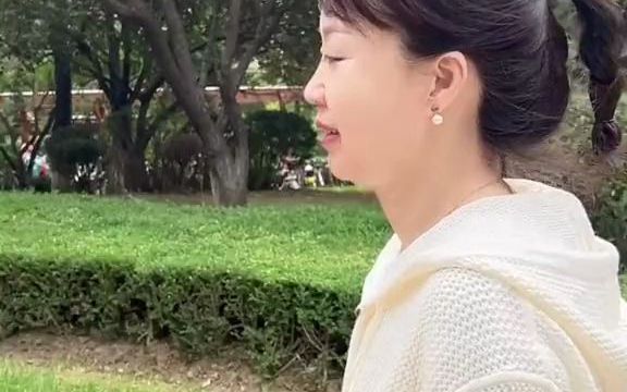 安静的看看书,感受秋意渐浓真好哔哩哔哩bilibili