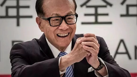李嘉诚戴的是十年不换的西铁城?其实他的真爱是百达翡丽!