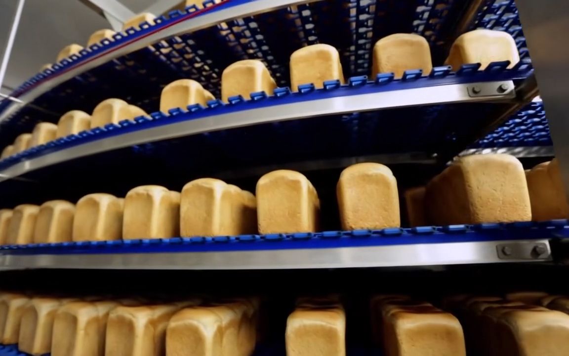 你见过面包工厂吗?自动化的生产车间,每周消耗1000吨面粉