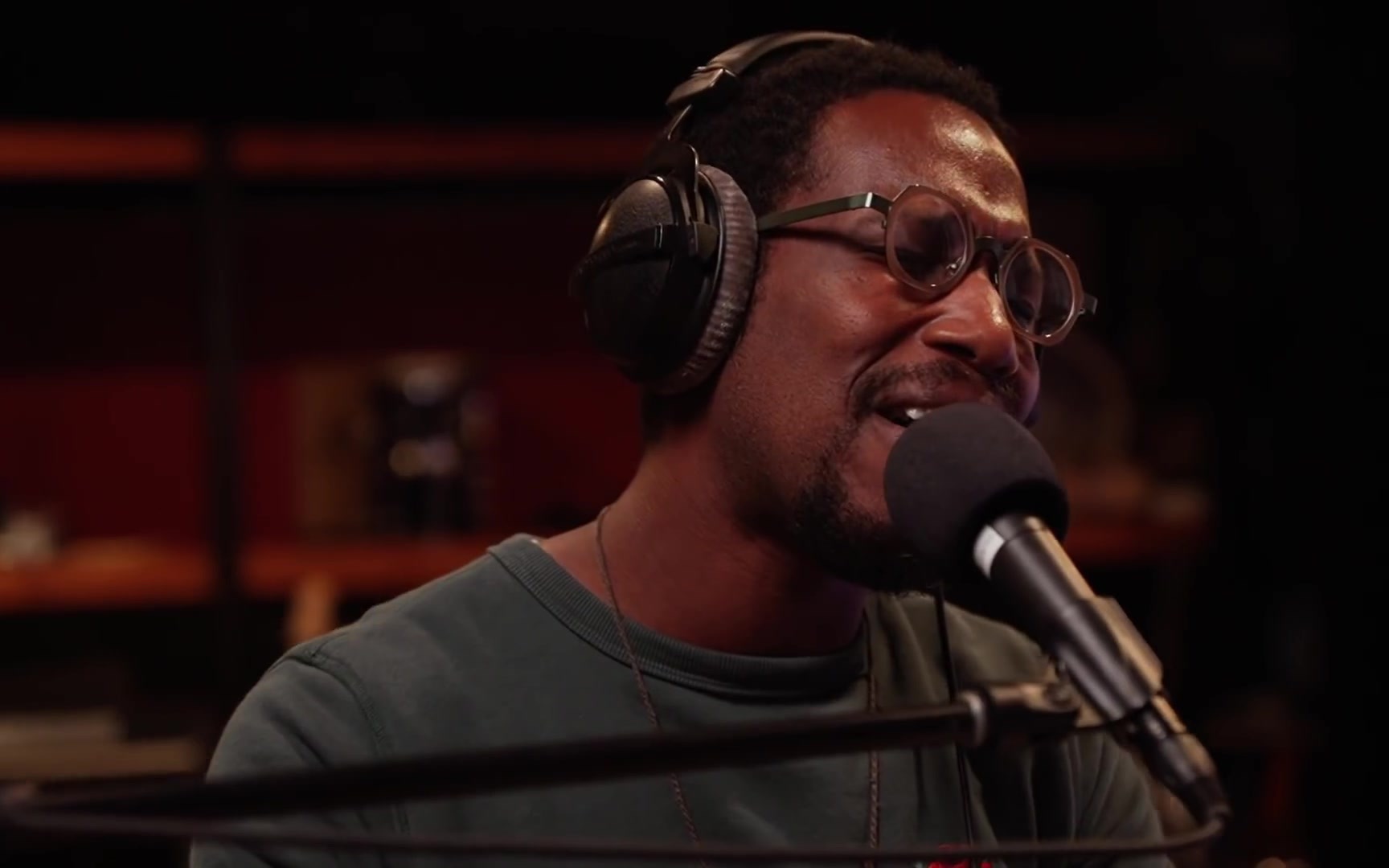 [图]【Cory Henry】 - Please Come Home For Christmas (NPR Tiny Desk Bonus Track)