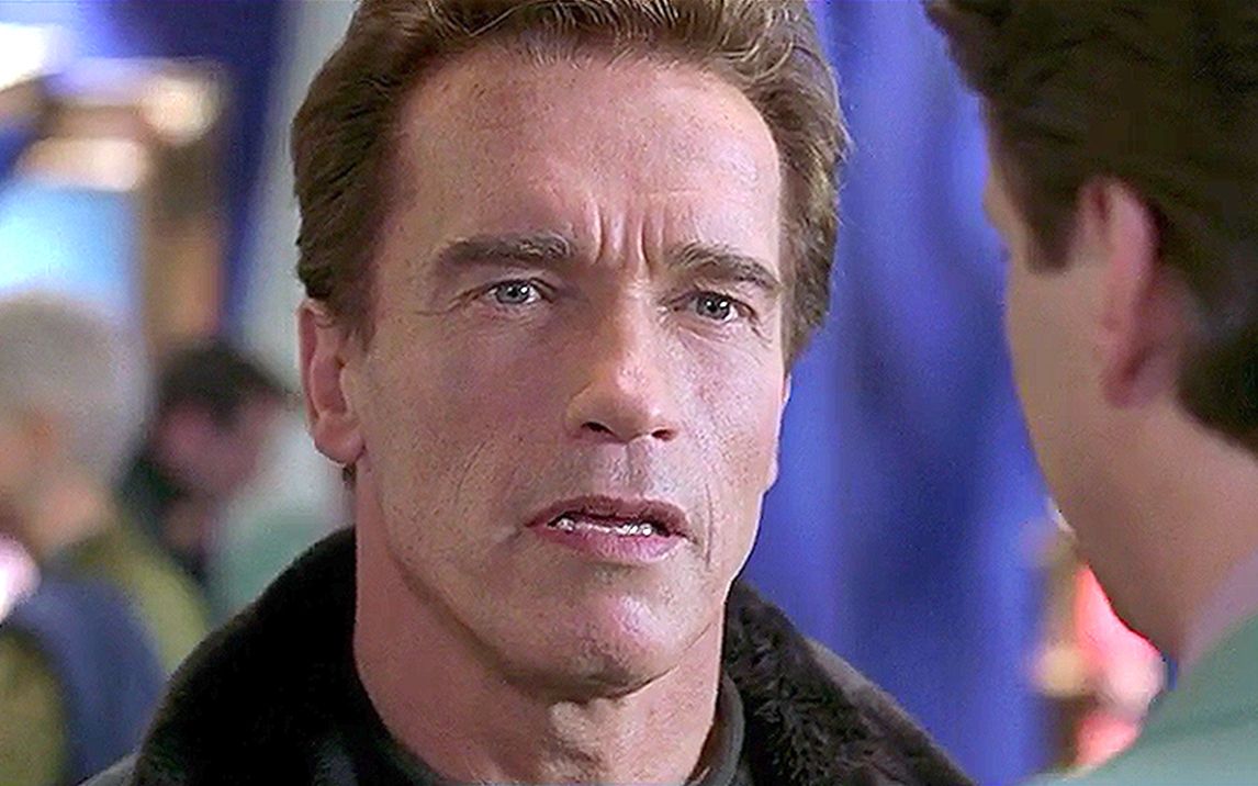 关于克隆人的动作片 肌肉男阿诺施瓦辛格主演 魔鬼复制人