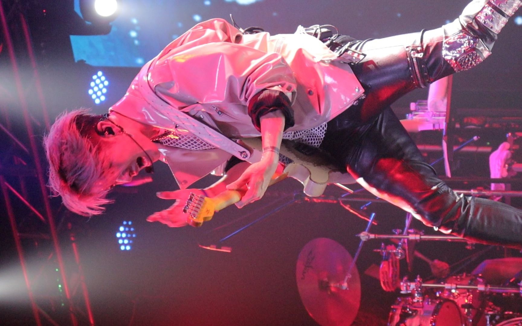 [图]MIYAVI |《Long Nights》live |"20TH & BEYOND" TOUR 2023 | 成都站 2023.10.15