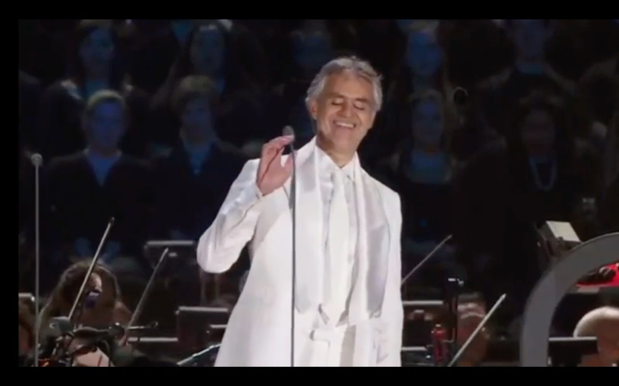 [图]阿兰胡埃斯之恋 En Aranjuez Con tu amor 演唱 Andrea Bocelli 安德烈•波切利