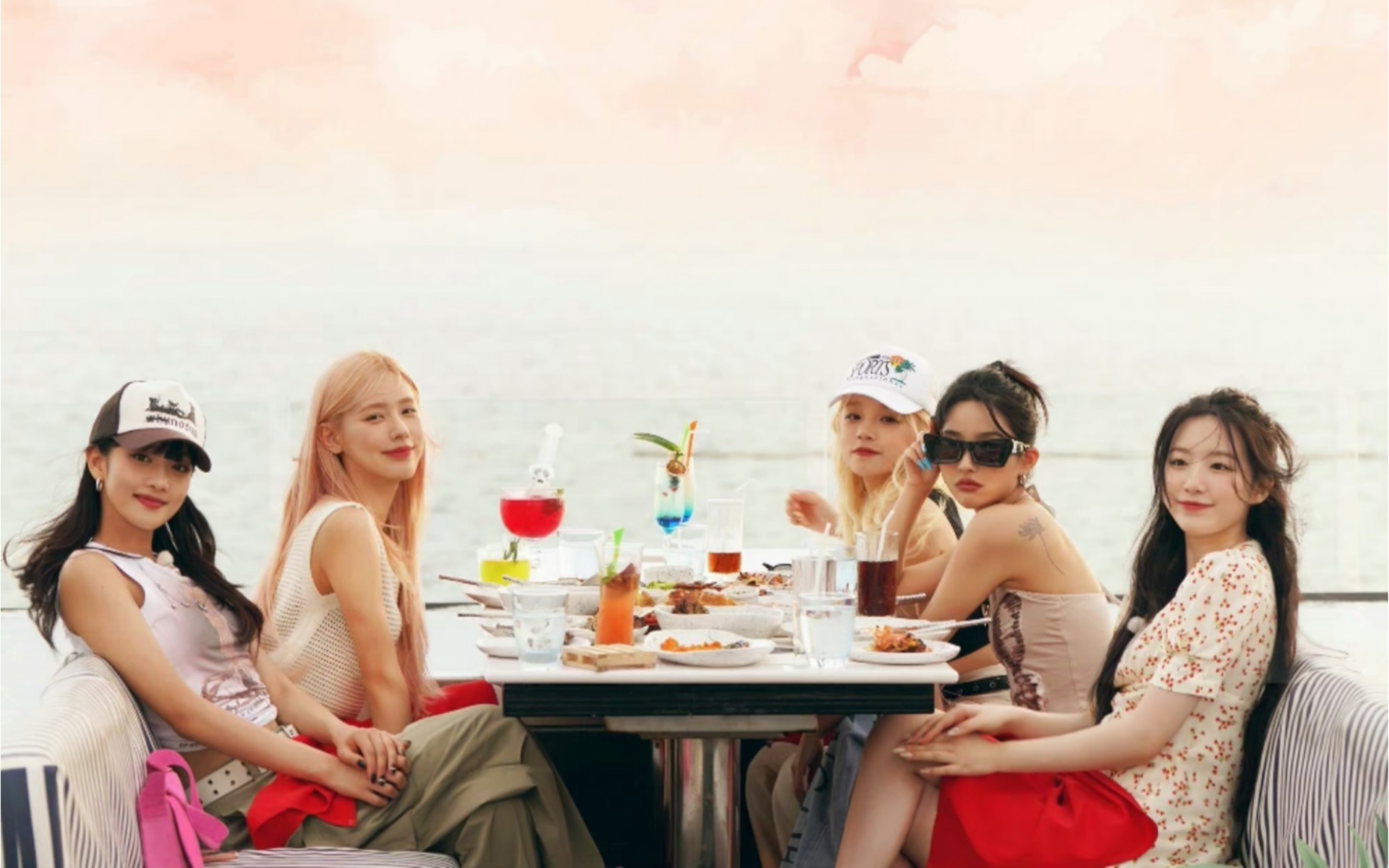 拆箱嘟xr展会卡和第一次拆女团gidle专辑,还在了解中