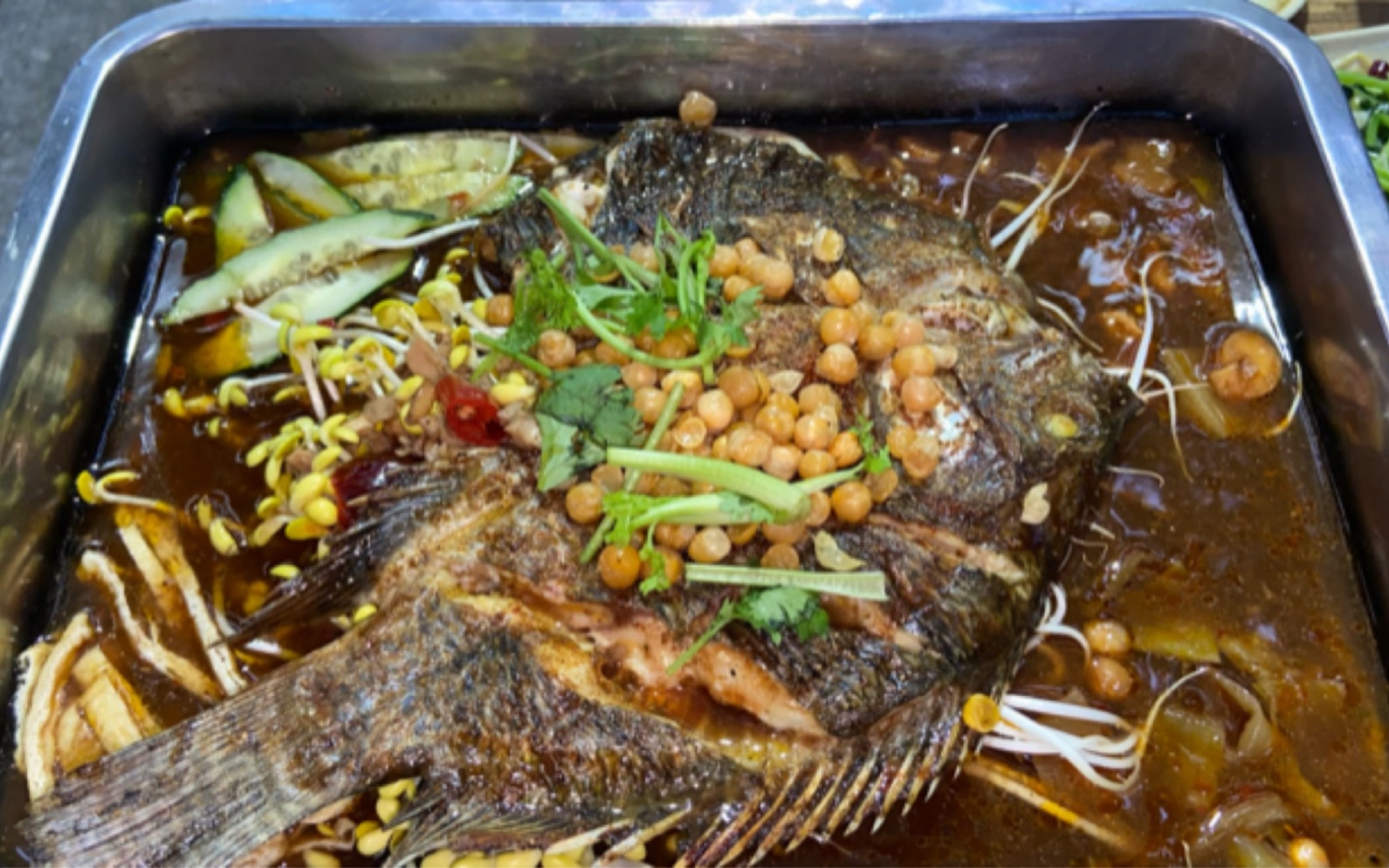 广西一家夜宵摊,烤鱼19.