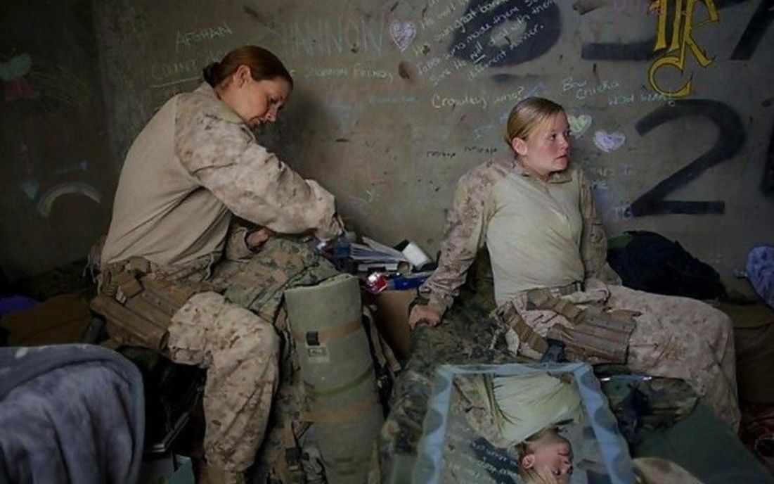 美军中因被侵犯而意外怀孕的女兵高达11%,美国军队--被战友强奸是一种