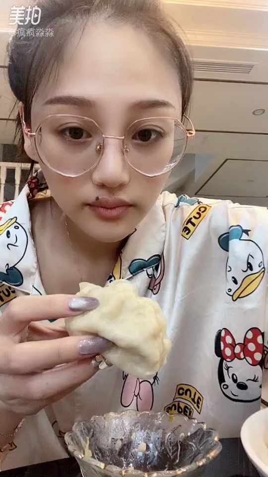 酸菜馅的大蒸饺 一个顶仨的实在美味_哔哩哔哩 (゜