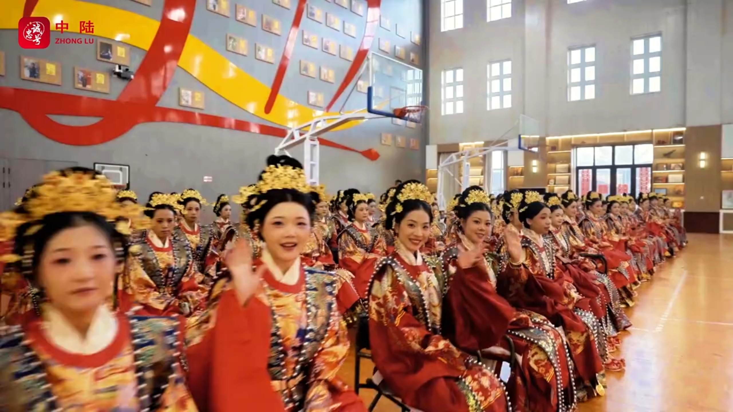 正片来啦～当“开国大典红一师”遇上明制汉婚，当戎装遇见红妆，这是独属于中国人的顶级浪漫！！