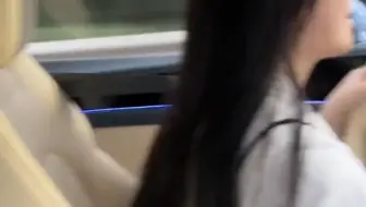 四百万的宾利这样开?