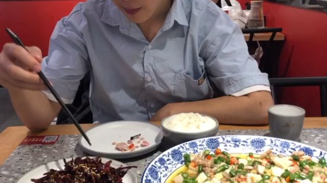 和男朋友吃饭的live