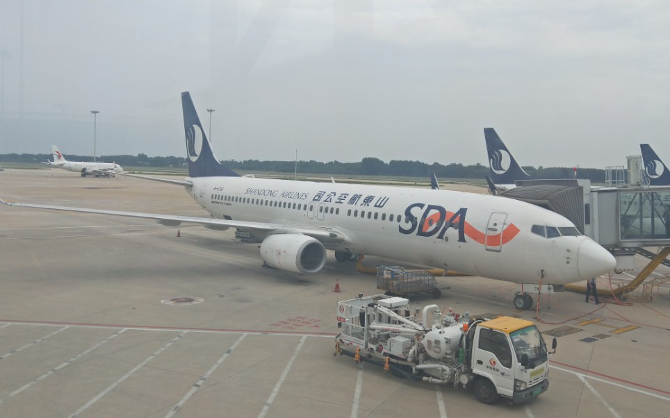 开箱山东航空官方b737-800模型