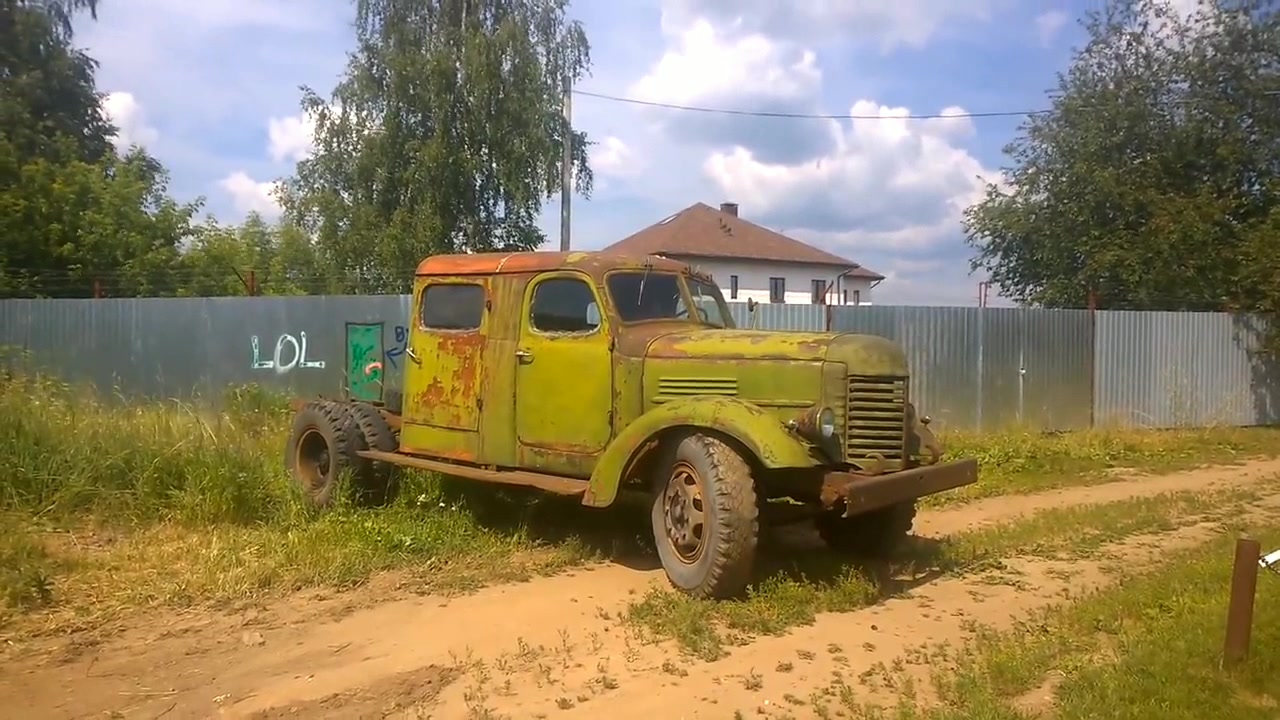 国外几十年前的老式卡车,一旦熄火,启动会很麻烦