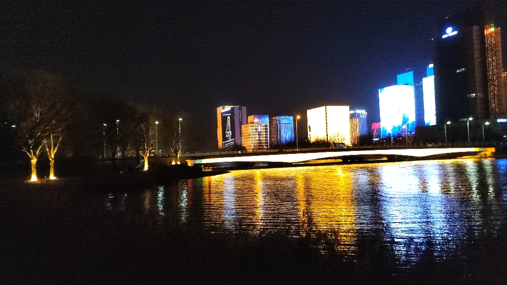 美丽龙子湖