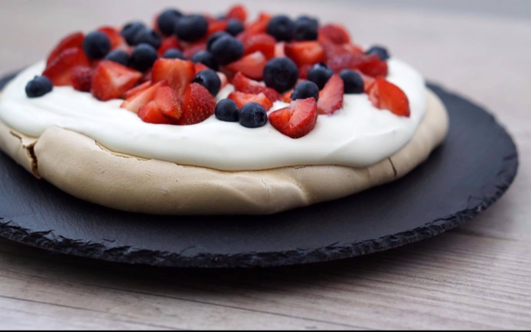 帕夫洛娃蛋糕[asmr]pavlova パブロバ_哔哩哔哩 (゜-゜)つロ 干杯