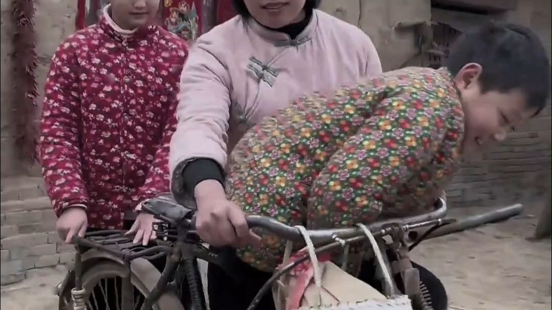 80年代过年走亲戚的热闹场景,你还记得吗?