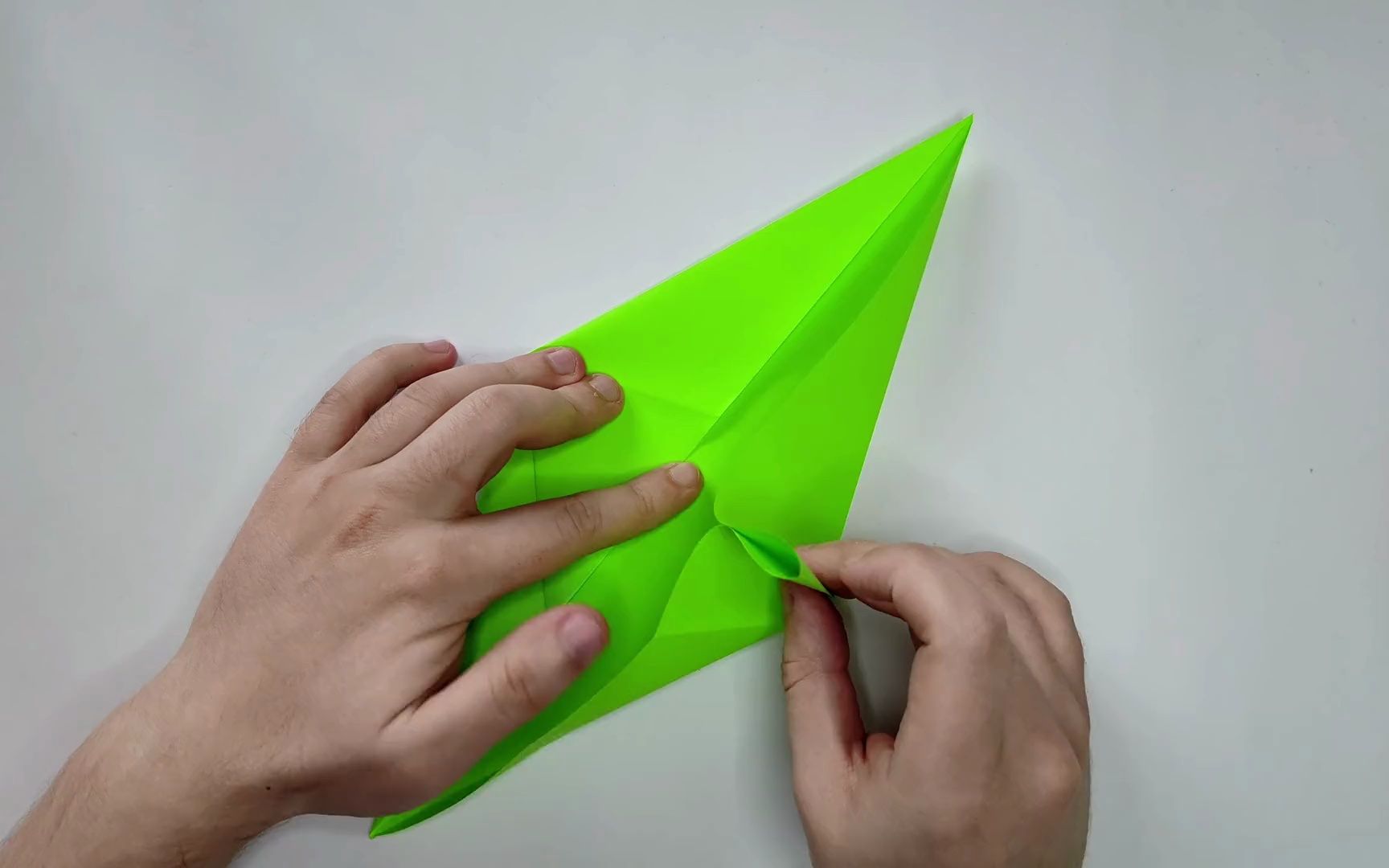 正方形彩纸塑造折纸工艺恐龙马门溪龙