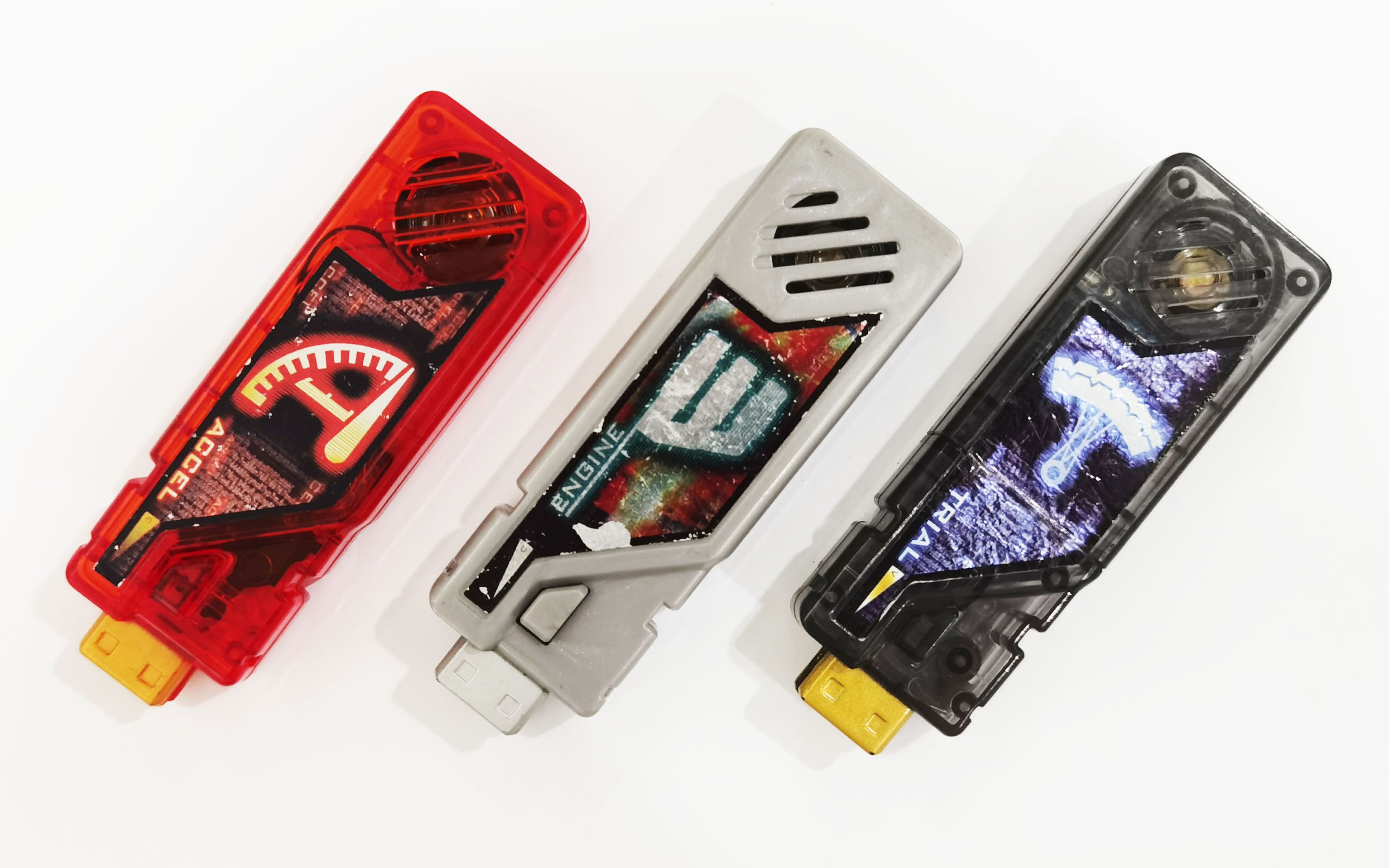 [随便玩玩] 低配版a哥tv全形态 加速&引擎&审判 盒蛋食玩记忆体