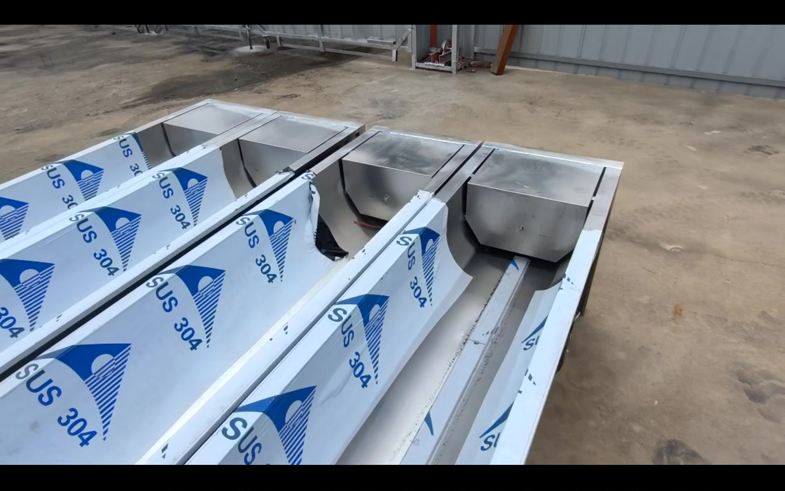 恒温饮水槽揭秘:双层不锈钢,智能补水,让牛更健康!